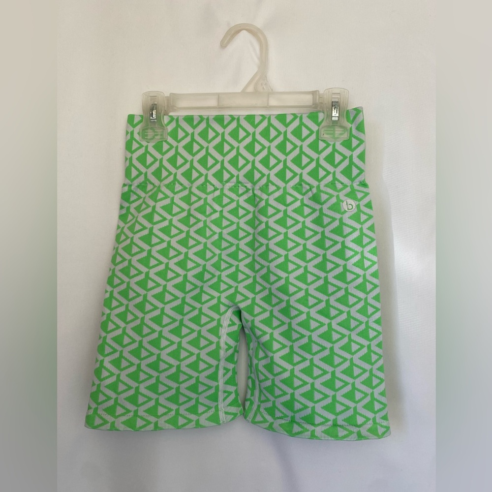 Cotton on BODY ~ Women’s medium activewear shorts neon green